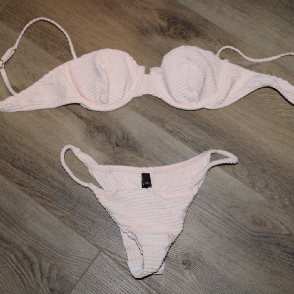 Vix Swimwear Bikini Top & Bottom - Picture 3 of 7